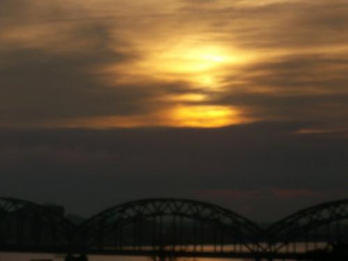Sonnenaufgang in Riga (100_0621.JPG) wird geladen. Eindrucksvolle Fotos aus Lettland erwarten Sie.